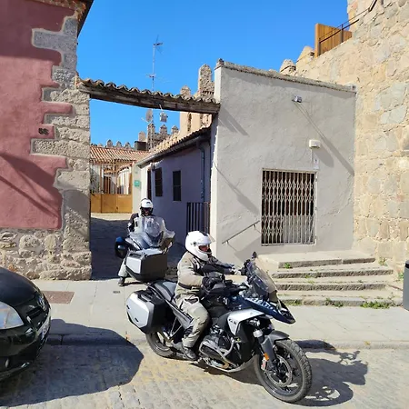 Casas Del Castillo, 2 *