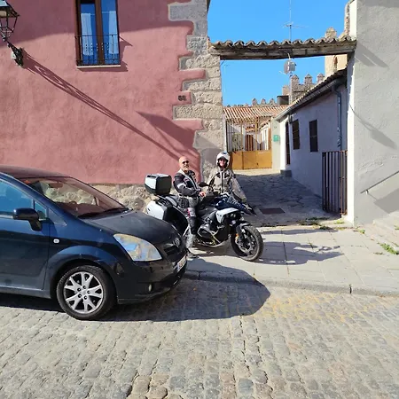 Casas Del Castillo, 2 * Авила
